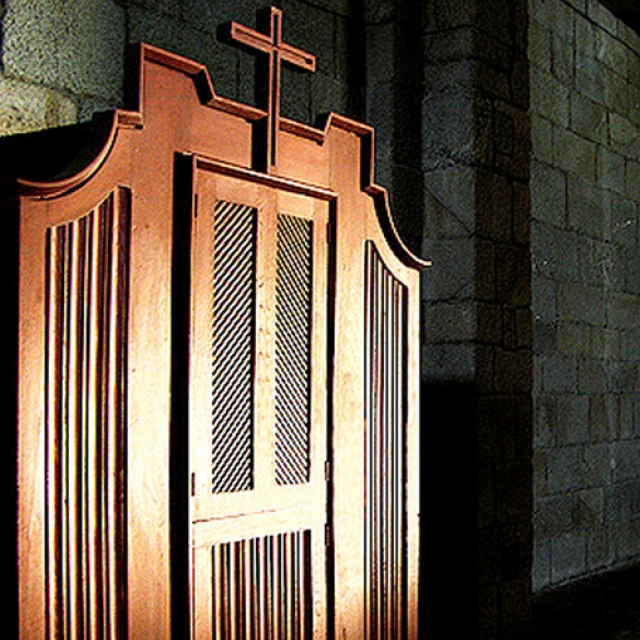 Irish priests reject suggestion they break seal of Confession 