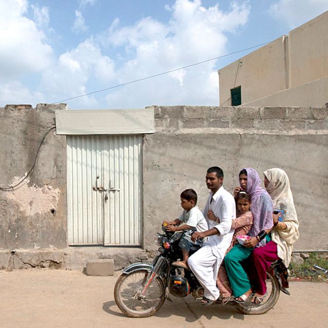 Judge delays bail for Pakistani Christian girl accused of blasphemy 