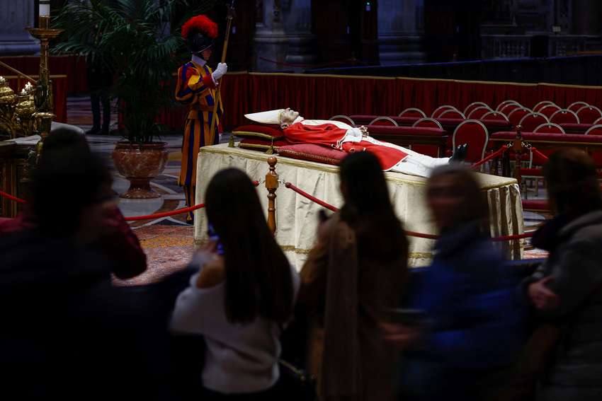 Tens of thousands pay last respects to Pope Benedict in St. Peter's Basilica