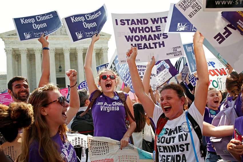 Undocumented teen has abortion, following court approval