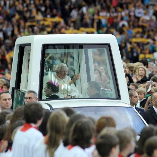 Italian car-parts maker hosts eco-friendly popemobile design contest 