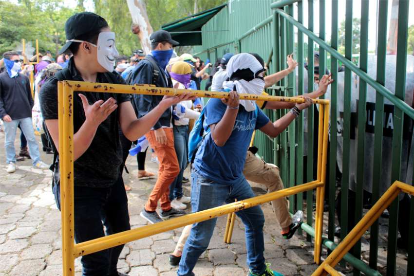 Another Nicaraguan church besieged by pro-government mob