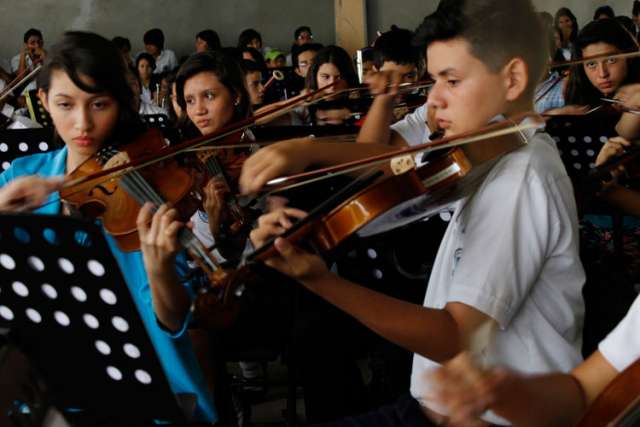Salvadoran youths find music provides path to escape cycle of violence