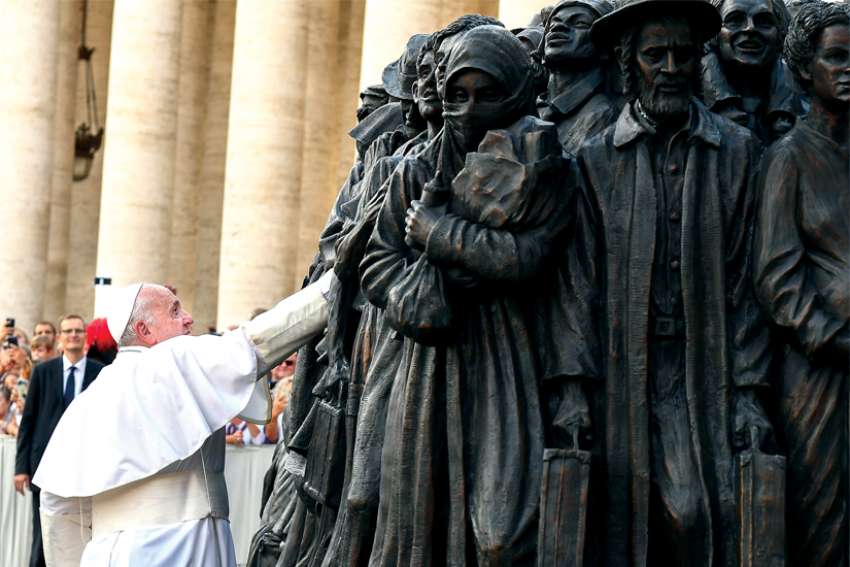 Canadian sculptor builds message of love