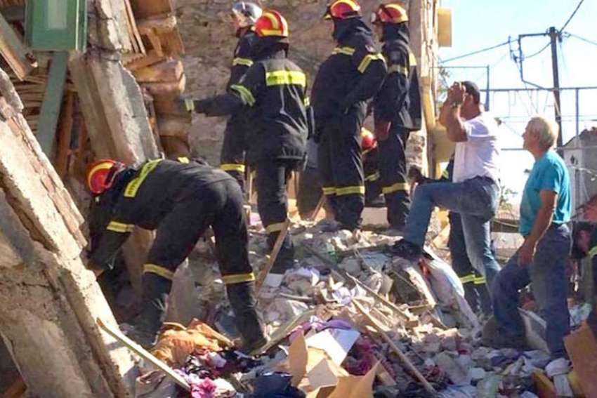 Pope Francis donates $75,000 euros to Greek island struck by earthquake