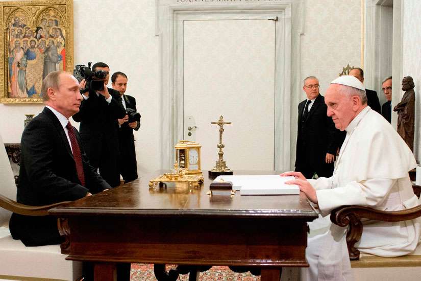 U.S. diplomat calls on Francis to take tough tone with Putin