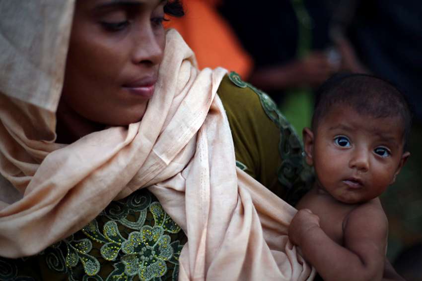 Helping refugees means converting hearts hardened against them, Pope says