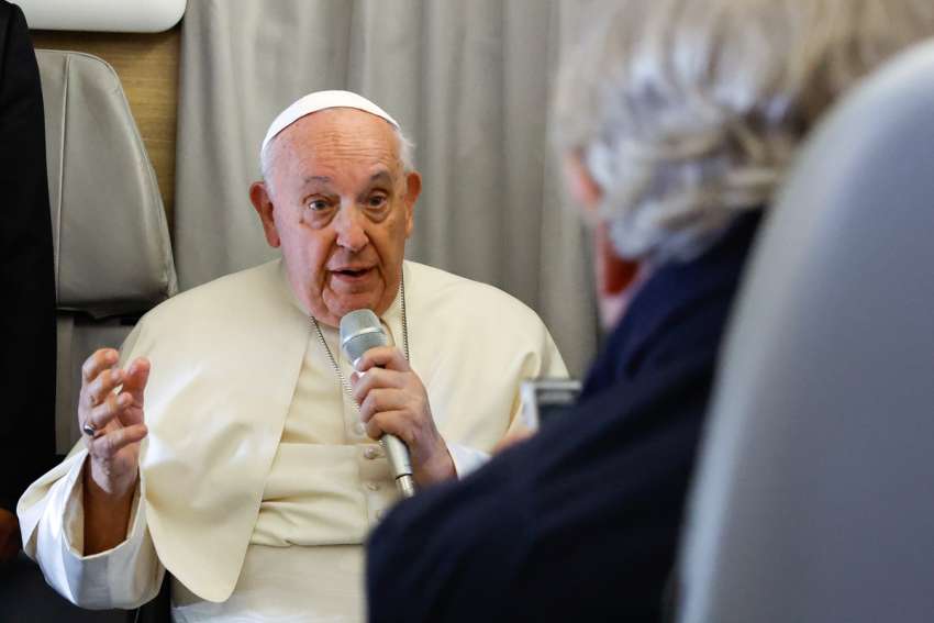 Synod assembly won't be secret, but won't be open to press, Pope Francis says