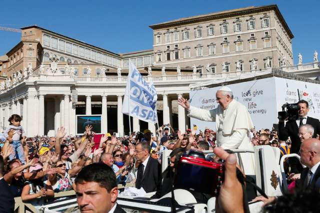 Pope: Iraq's persecuted Christians are true, bold witnesses of Christ