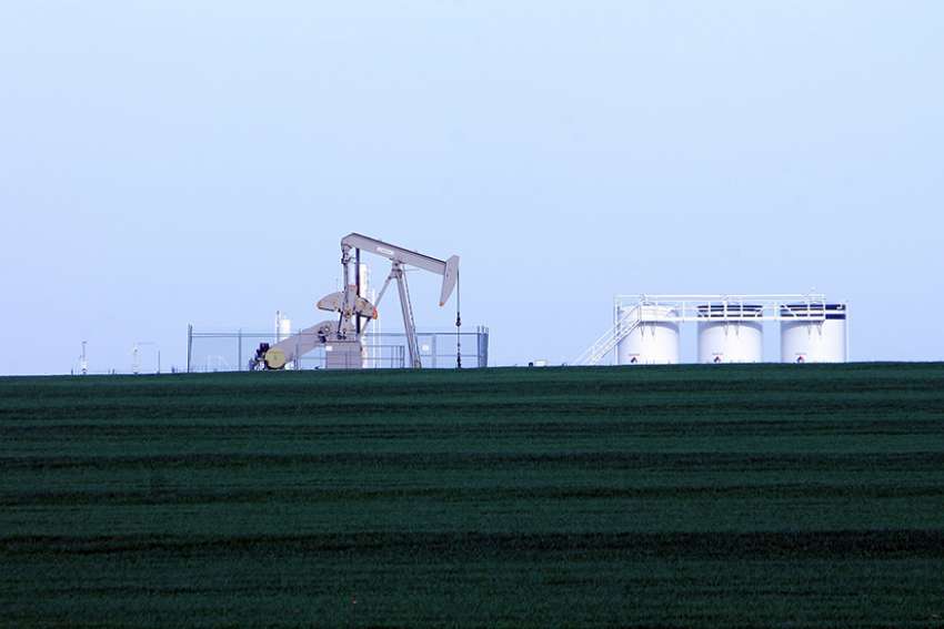 'No time to lose' in switch to alternative energy, Pope says to oil executives