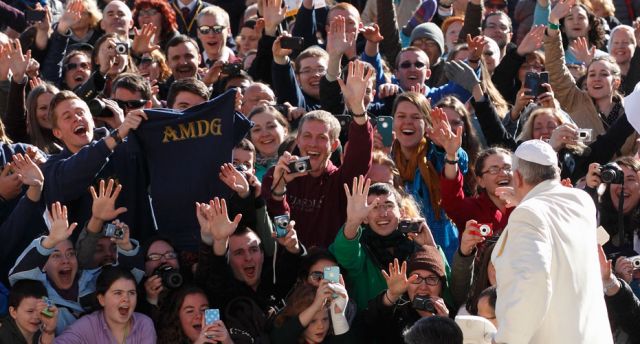 Use Lent to shed apathy to sin, poverty, indifference to God, pope says 