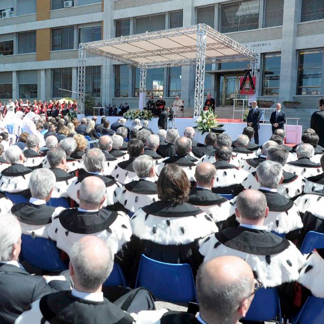Progress brings problems without guidance from truth, faith, Pope says 