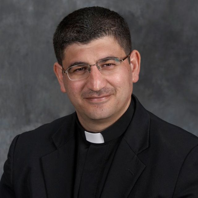 Escaped priest now helps Syrian refugees resettle in British Columbia 