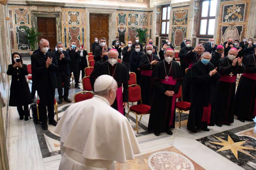 Catechists must share God's love, uphold church teaching, Pope Francis says