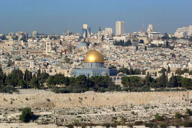 Day 3: Drawing attention to the occupation