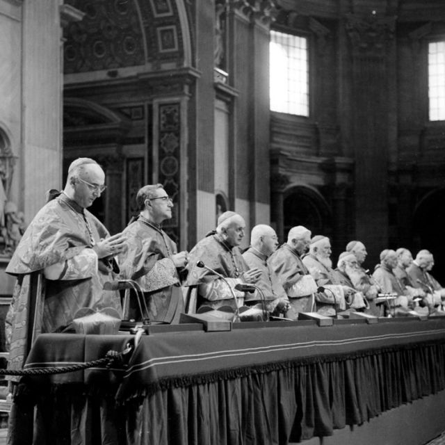 Church should not accept members who deny Vatican II, official says 