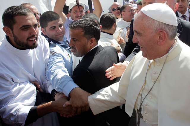 Pope Francis pleads for peace and justice in Jordan address