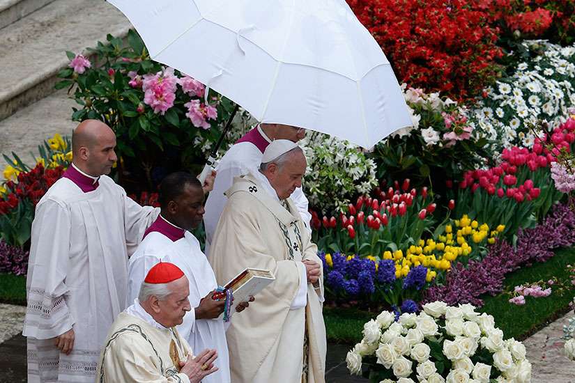 Humility is key to understanding Easter, sharing its joy, Pope says