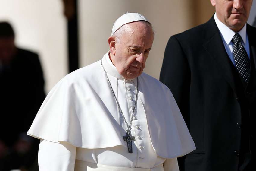 Stop perpetuating negative stereotypes on immigration, Pope tells media