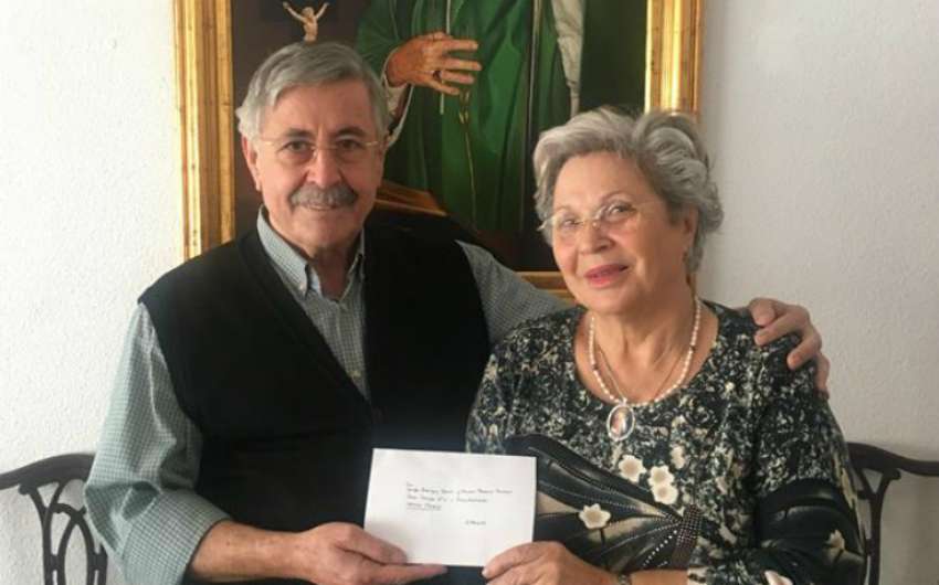 This couple gave to persecuted Christians, and Pope Francis responded