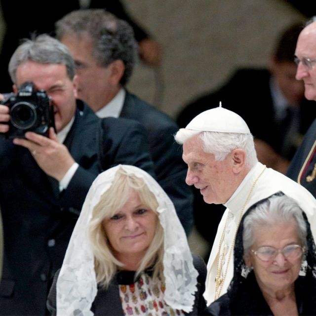 Submission, not power, raises people up to God, says Pope at audience 