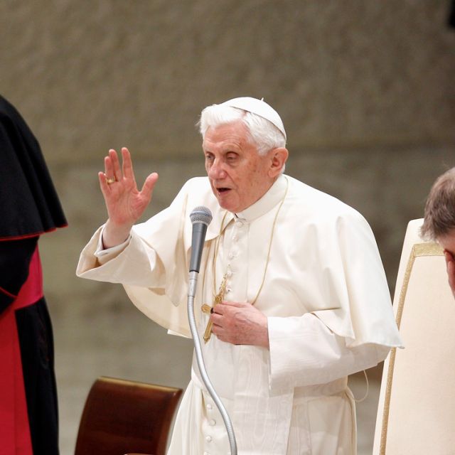 Consecrated life means living for God, others, pope says at audience 