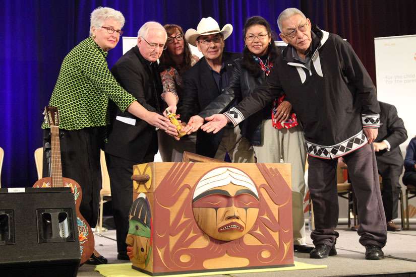 TRC says Pope Francis should apologize for abuses at residential schools