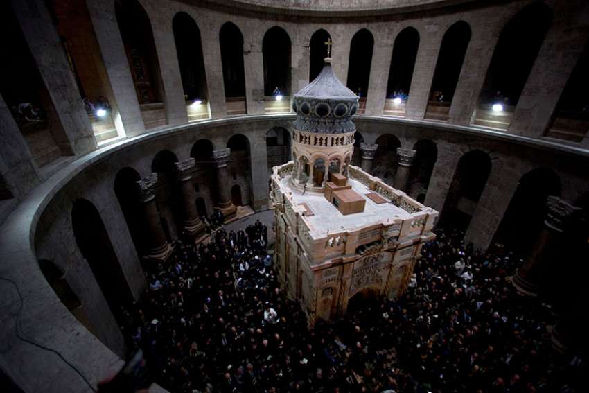 Jesus’ tomb reopens after nine months of restoration