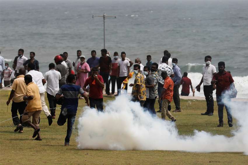 Cardinal appeals for peace as violence escalates in Sri Lanka