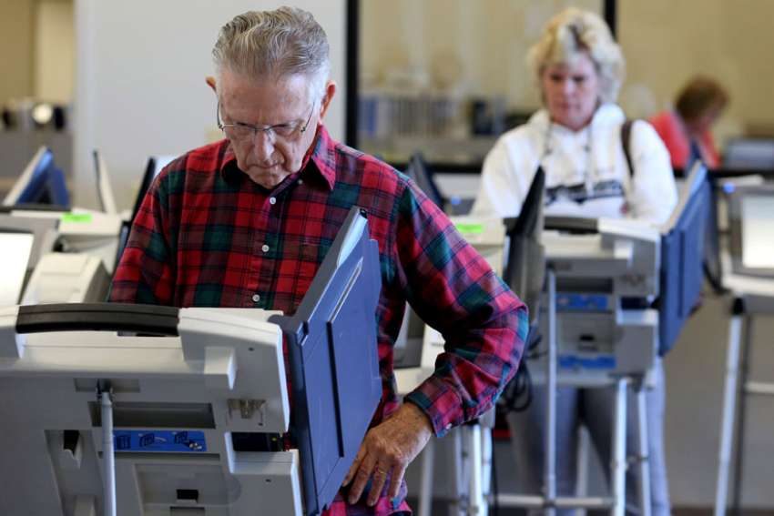 Catholics voters lean heavily toward Clinton