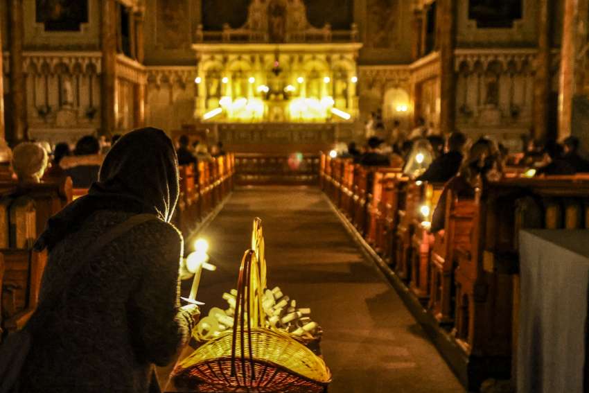 Rorate Caeli Mass celebrates the Virgin for Advent
