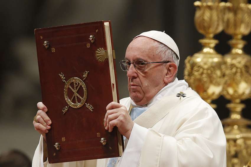 New Year calls for courage, hope; no more hatred, selfishness, Pope says