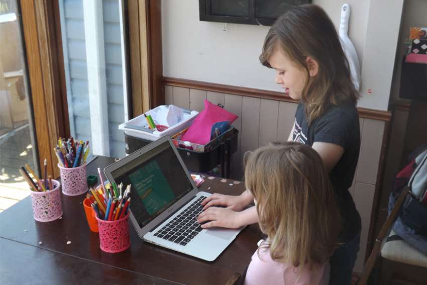 Ontario schools ramp up online learning
