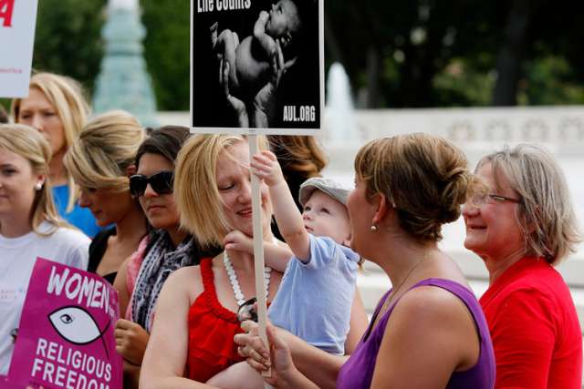 U.S. Supreme Court strikes down 'buffer zones' at abortion clinics