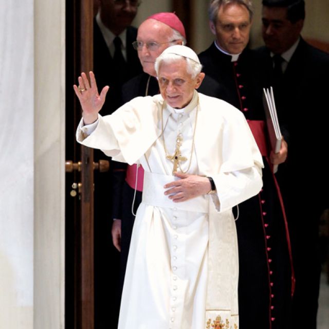 At audience, Pope appeals for peace in Nigeria, talks about prayer 