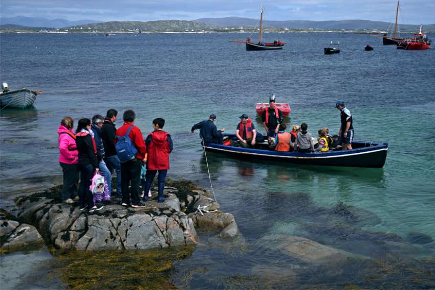 Pope Francis gives seafarer chaplains special powers