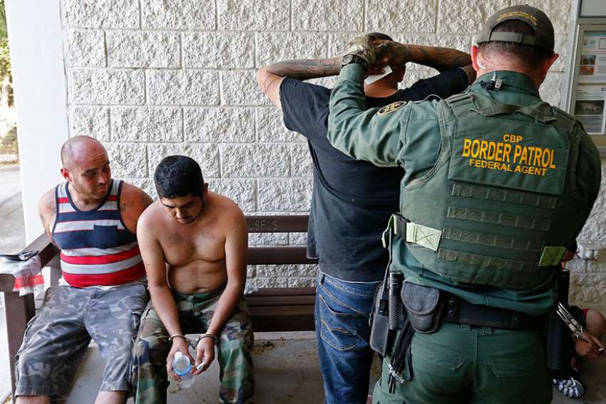 Texas bishops say 'anti-sanctuary' move will erode immigrants' trust of police