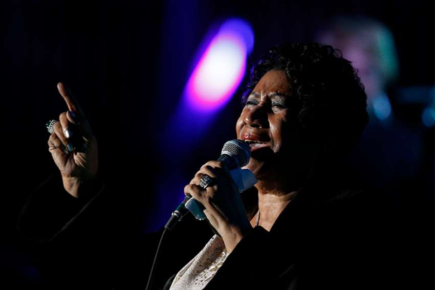 "Queen of Soul", Aretha Franklin, dies at 76 after battling health issues