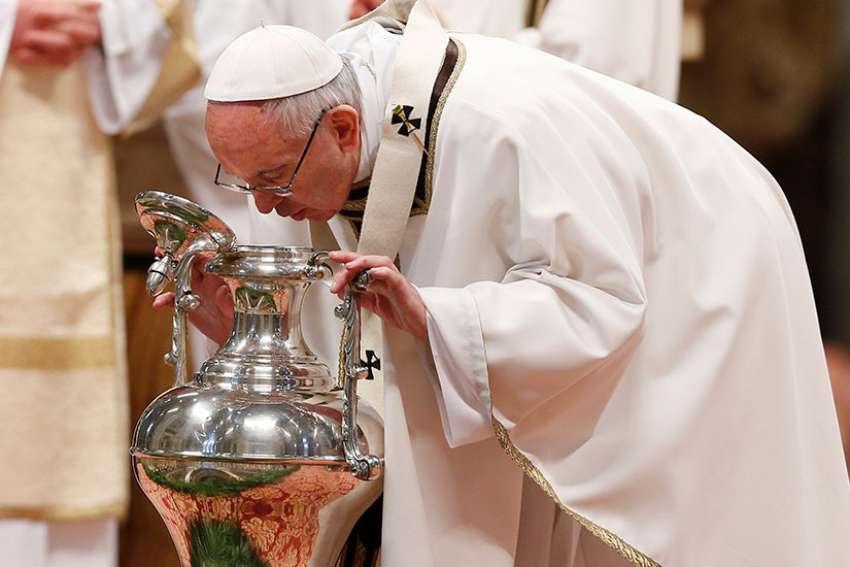 Pope at Chrism Mass: Never separate truth of Gospel from its joy, mercy