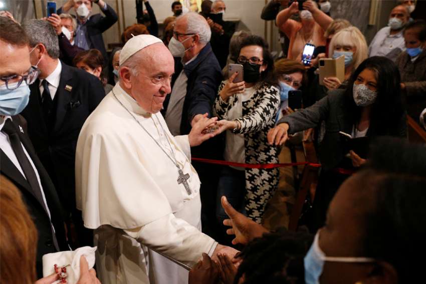 Vatican announces Pope Francis will bring migrants from Cyprus to Italy