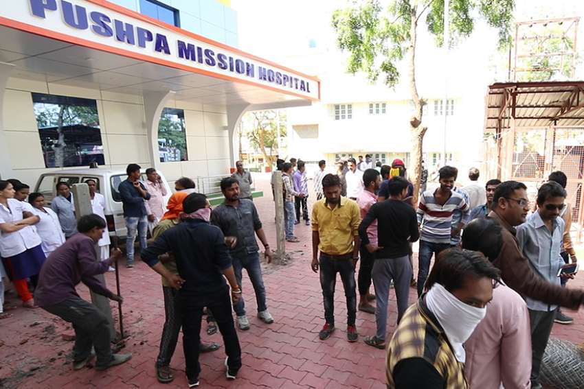 Hindu extremists demolish wall of Catholic hospital in central India