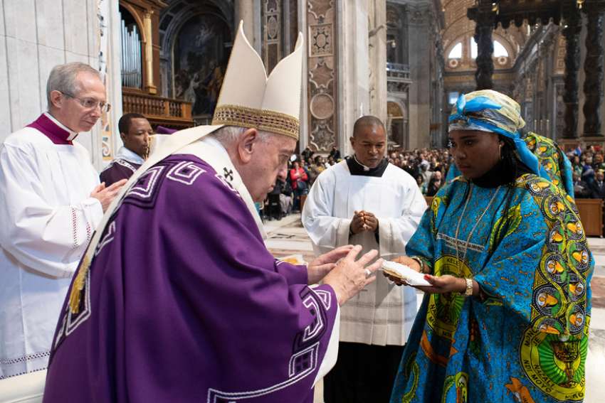 Pope Francis celebrates Mass with Congolese at St. Peter's