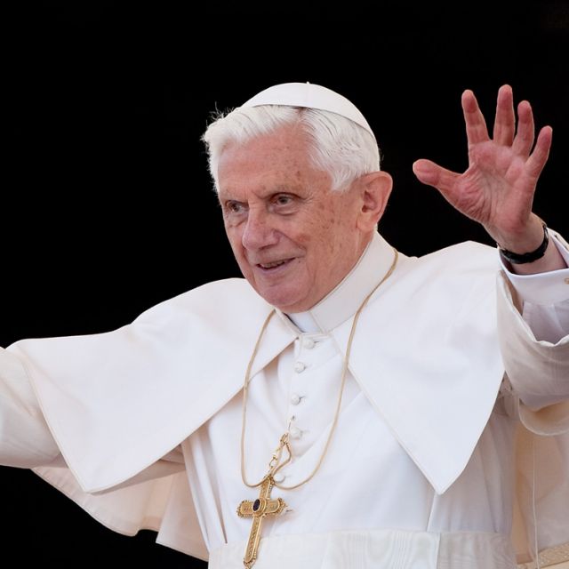 Messengers of hope, peace still face persecution, Pope says 