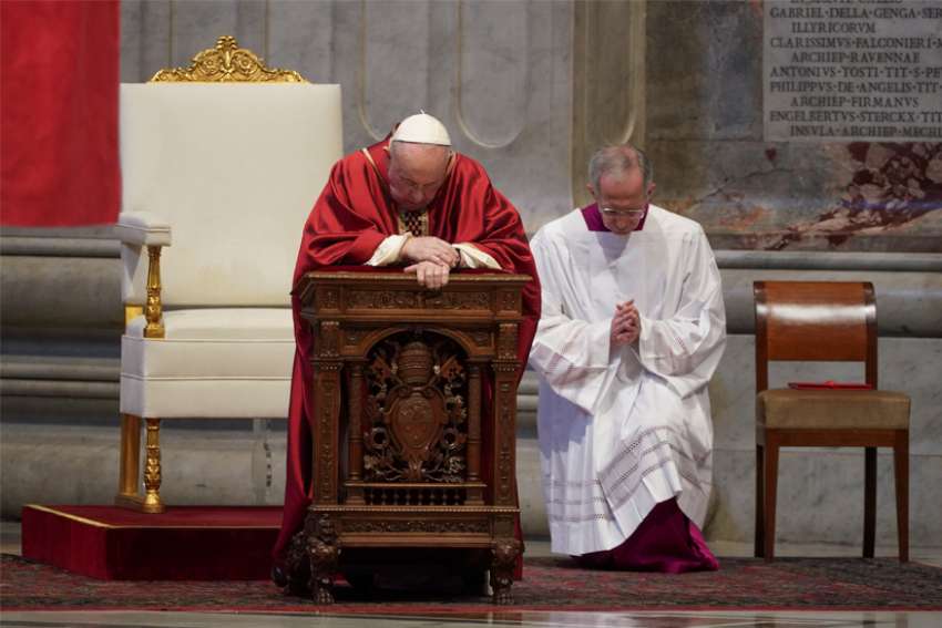 On Good Friday papal preacher reminds COVID-19 not divine punishment