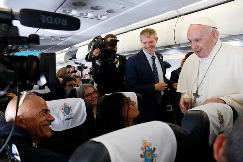 Pope urges media to fight fake news with objective, accurate reporting
