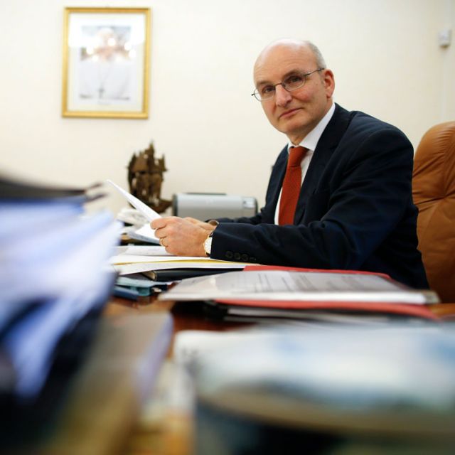 Director, deputy director of Vatican bank resign 