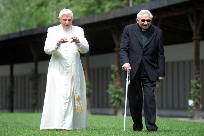 Pope Benedict declines his late brother's inheritance