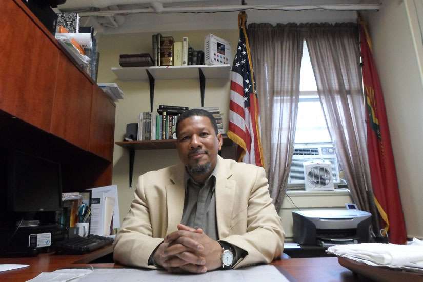 Terrorist attacks pose challenge for all 'people of faith,' says imam