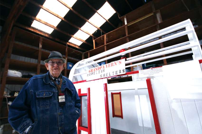 Oregon inventor, 90, turns his genius to homeless shelters