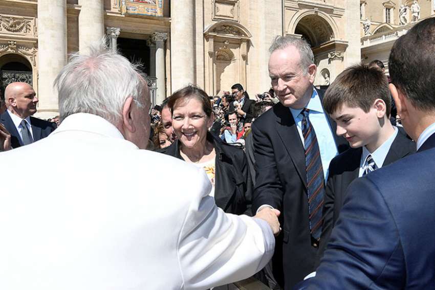 Bill O’Reilly greeted by Pope hours before Fox News cut ties with him